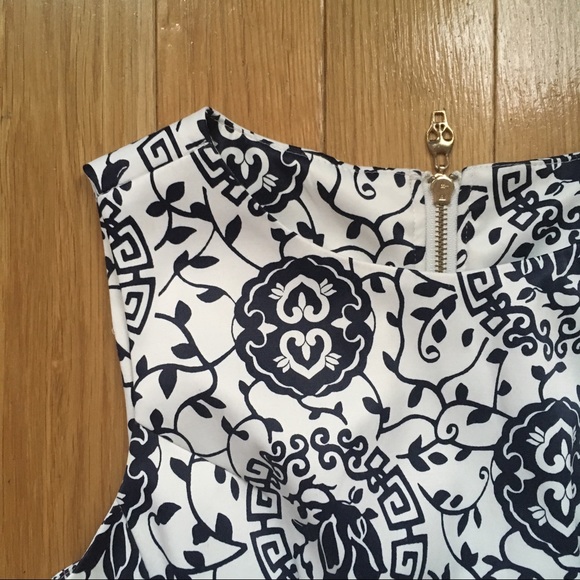 Blue and white pattern print A line summer dress - Picture 2 of 4